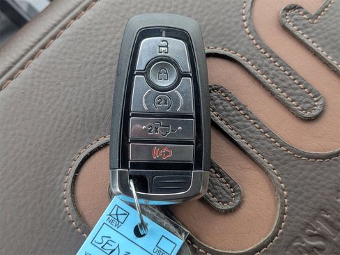 New 2025 Ford F350 King Ranch w/ Chrome Package image 36