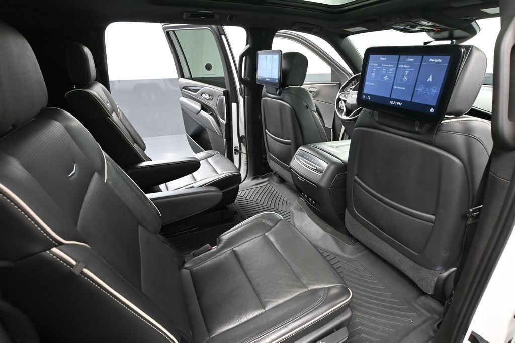 Used 2021 Cadillac Escalade ESV Sport w/ Heavy-Duty Trailer Package AWD/4WD image 46