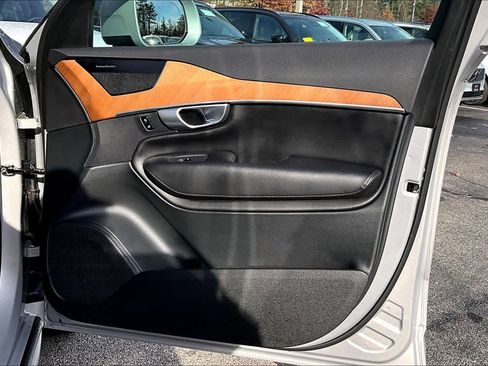 Certified 2024 Volvo XC90 B6 Plus w/ Protection Package Premier image 21