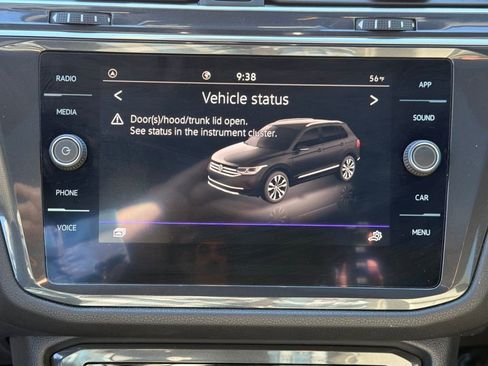 Used 2022 Volkswagen Tiguan SE R-Line image 27