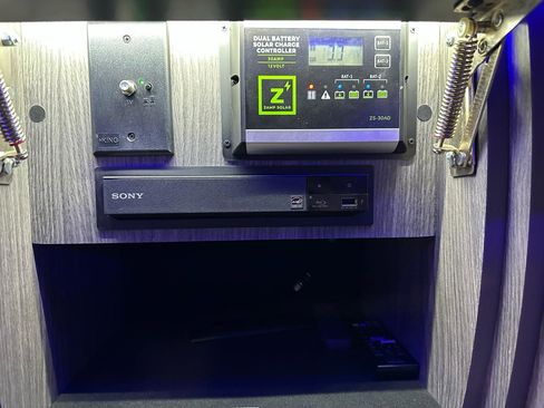 Used 2024 Mercedes-Benz Sprinter 3500 image 49