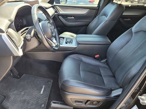Used 2024 MAZDA CX-90 Plug-In Hybrid w/ Preferred AWD/4WD image 16