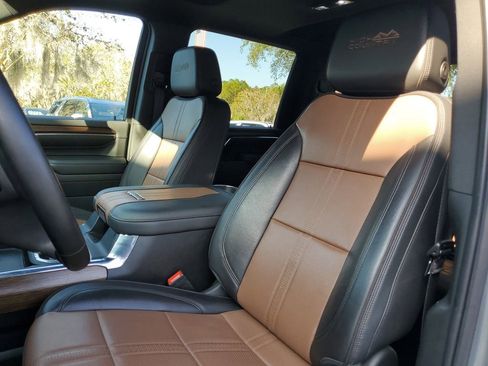 Used 2024 Chevrolet Silverado 3500 High Country w/ Technology Package image 47