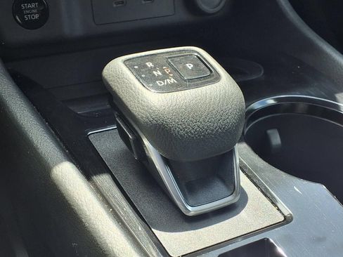 Used 2024 Nissan Rogue S AWD/4WD image 9