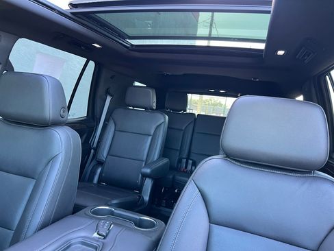 Used 2022 Chevrolet Tahoe Z71 w/ Luxury Package AWD/4WD image 34