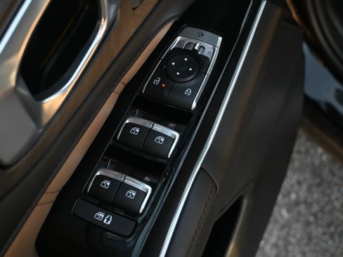 Used 2026 Kia Sorento SX Prestige w/ Olive Brown Leather Package image 31