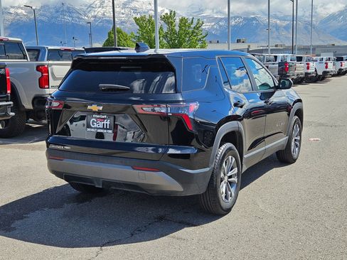 Used 2026 Chevrolet Equinox LT AWD/4WD image 3