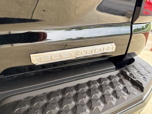 New 2025 GMC Canyon Elevation w/ Convenience Package image 30