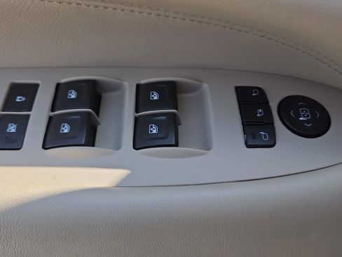 Used 2015 Cadillac Escalade Luxury AWD/4WD image 34
