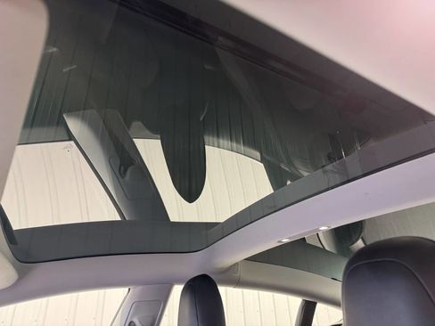 Used 2019 Tesla Model 3 Mid Range image 9