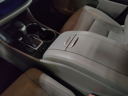 Used 2019 Toyota Highlander Limited image 26
