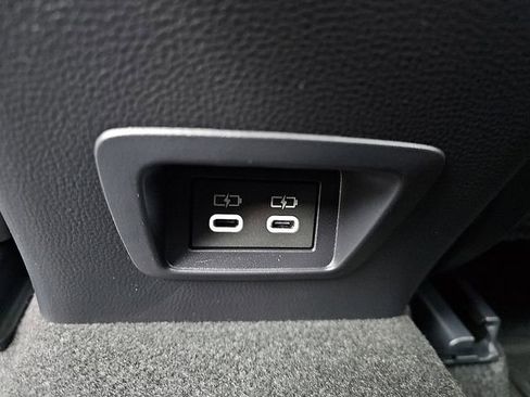 Used 2025 Toyota Corolla Cross XLE w/ Convenience Package AWD/4WD image 11