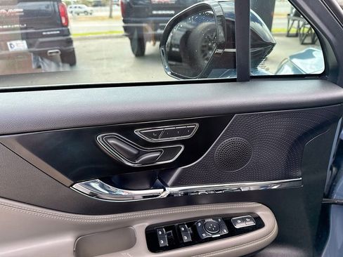 Used 2023 Lincoln Corsair FWD image 9