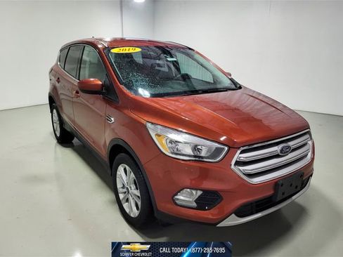 Used 2019 Ford Escape SE image 10