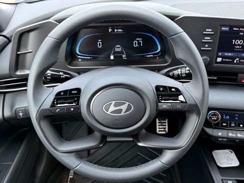 New 2026 Hyundai Elantra SEL Sport FWD image 17