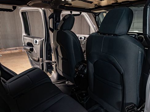 Used 2022 Jeep Gladiator Sport image 27