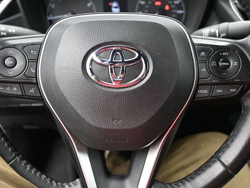 Used 2024 Toyota Corolla SE w/ SE Convenience Package FWD image 13