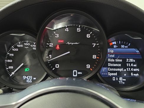 Used 2016 Porsche Boxster Spyder RWD image 15