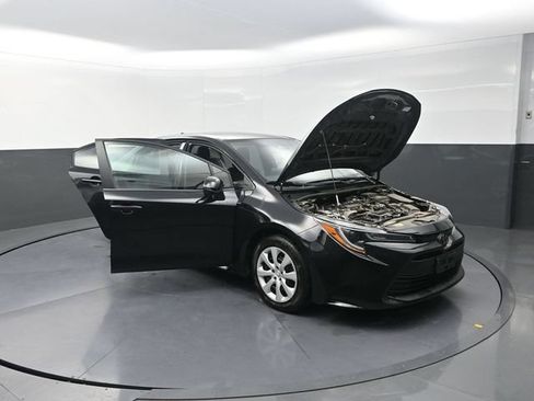 Used 2024 Toyota Corolla LE FWD image 39