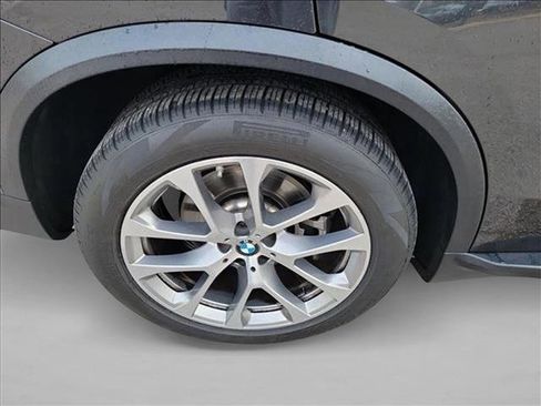 Used 2022 BMW X5 xDrive40i w/ Premium Package image 11