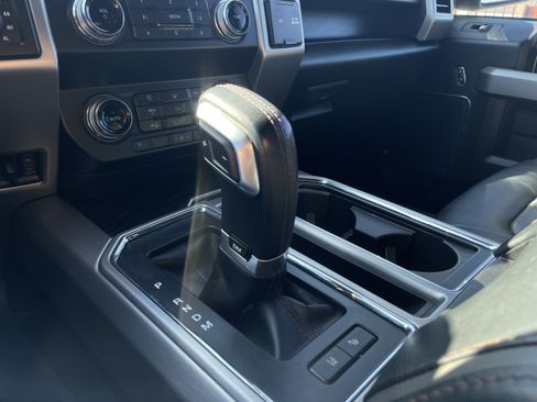 Used 2019 Ford F150 Platinum w/ Equipment Group 701A Luxury AWD/4WD image 20