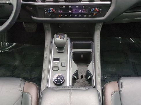 Used 2024 Nissan Pathfinder Platinum image 20
