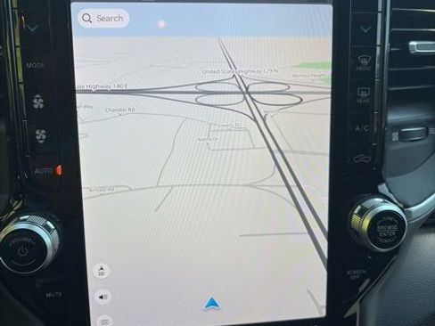 Used 2024 RAM 2500 Big Horn w/ Sport Appearance Package image 18