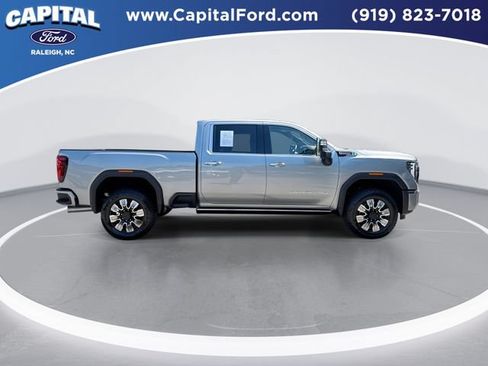 Used 2025 GMC Sierra 2500 Denali w/ Denali Reserve Package AWD/4WD image 9