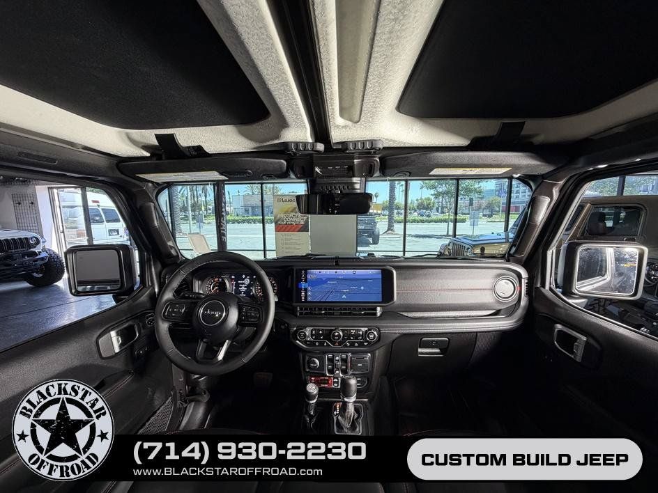 Used 2025 Jeep Wrangler Unlimited Rubicon AWD/4WD image 23