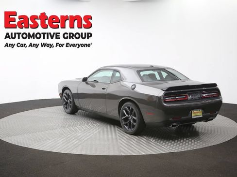 Used 2022 Dodge Challenger SXT w/ Driver Convenience Group RWD image 62