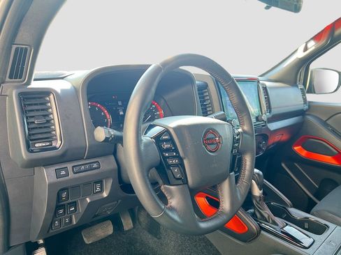 Used 2022 Nissan Frontier PRO-4X AWD/4WD image 8