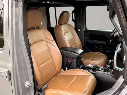 Used 2021 Jeep Wrangler Unlimited Sahara w/ Uconnect 4C Nav & Sound Group image 14