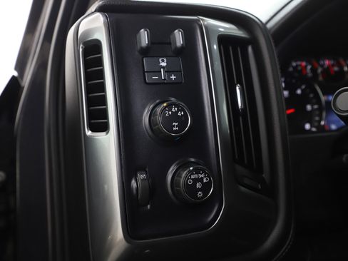 Used 2015 Chevrolet Silverado 2500 LTZ image 27