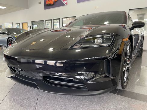 Used 2025 Porsche Taycan 4S AWD/4WD image 11