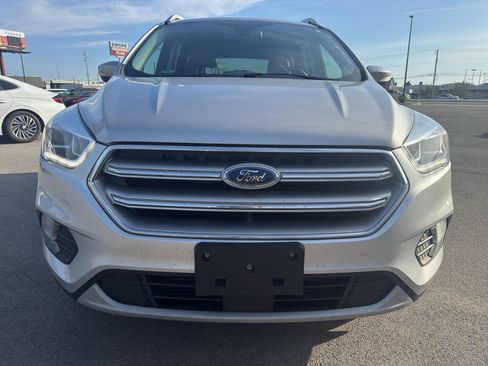 Used 2017 Ford Escape Titanium image 2