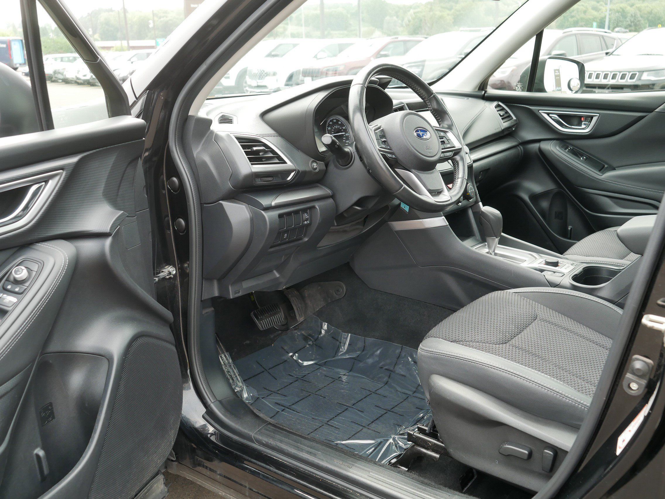 Used 2019 Subaru Forester Premium w/ All-Weather Package AWD/4WD image 11