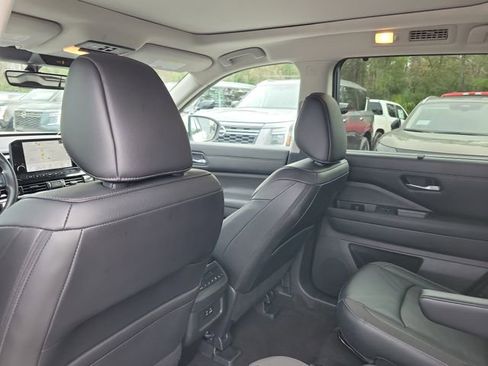 Used 2023 Nissan Pathfinder SL w/ SL Premium Package image 26