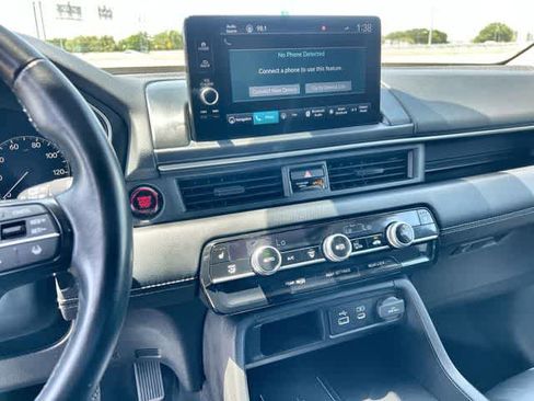 Used 2025 Honda Pilot Touring image 18