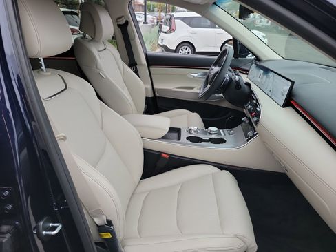Certified 2026 Genesis GV70 2.5T Select AWD/4WD image 20