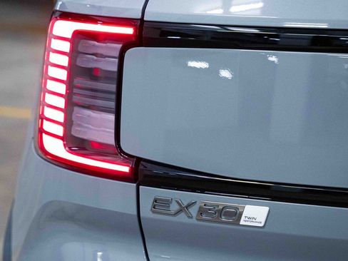 New 2026 Volvo EX30 Plus image 5