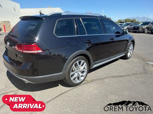 Used 2019 Volkswagen Golf Alltrack SE AWD/4WD image 2