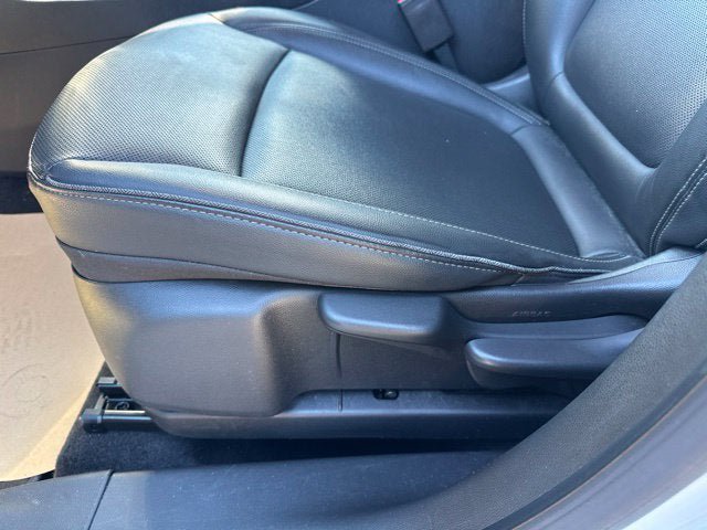 Used 2024 Buick Encore GX Sport Touring FWD image 11