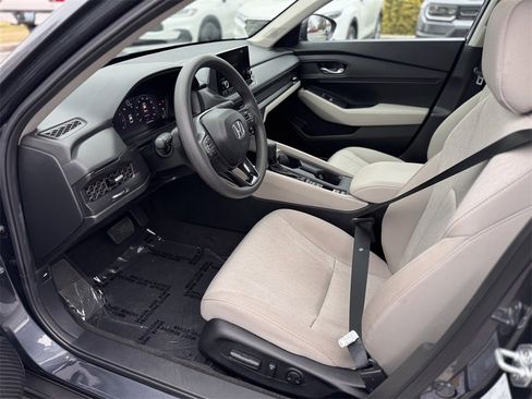 Used 2024 Honda Accord EX image 11