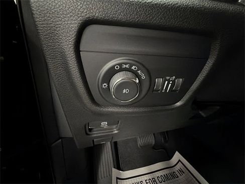 Used 2025 Jeep Grand Cherokee L Limited image 50