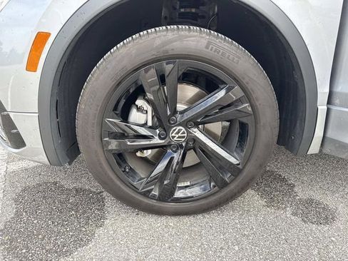 Used 2024 Volkswagen Tiguan SE R-Line image 35