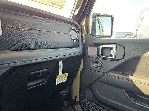 New 2025 Jeep Wrangler Unlimited Rubicon image 25