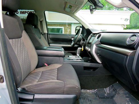 Used 2018 Toyota Tundra SR5 w/ SR5 Upgrade Package image 34