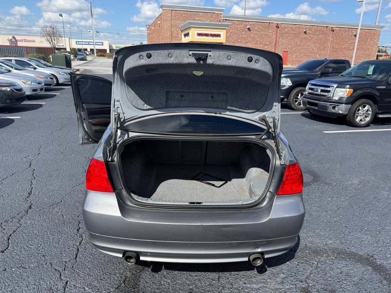 Used 2011 BMW 335i xDrive Sedan AWD/4WD image 19