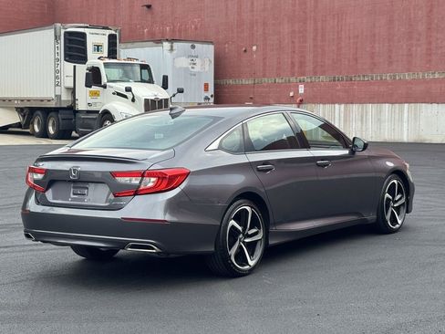 Used 2018 Honda Accord Sport image 6