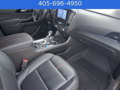 Used 2023 Chevrolet Traverse RS image 8